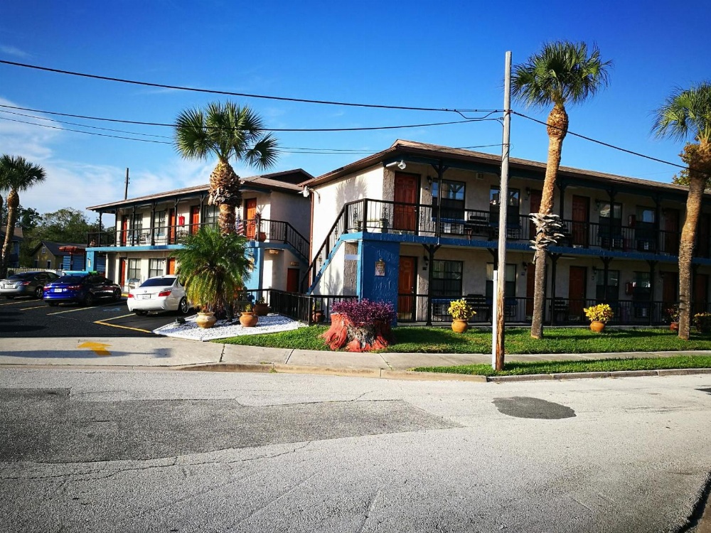 Merida Inn & Suites